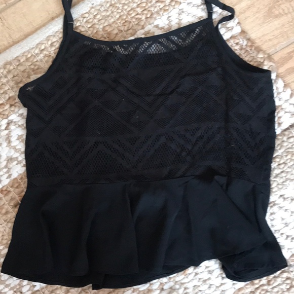 Beaded Black guess tank - Picture 4 of 4